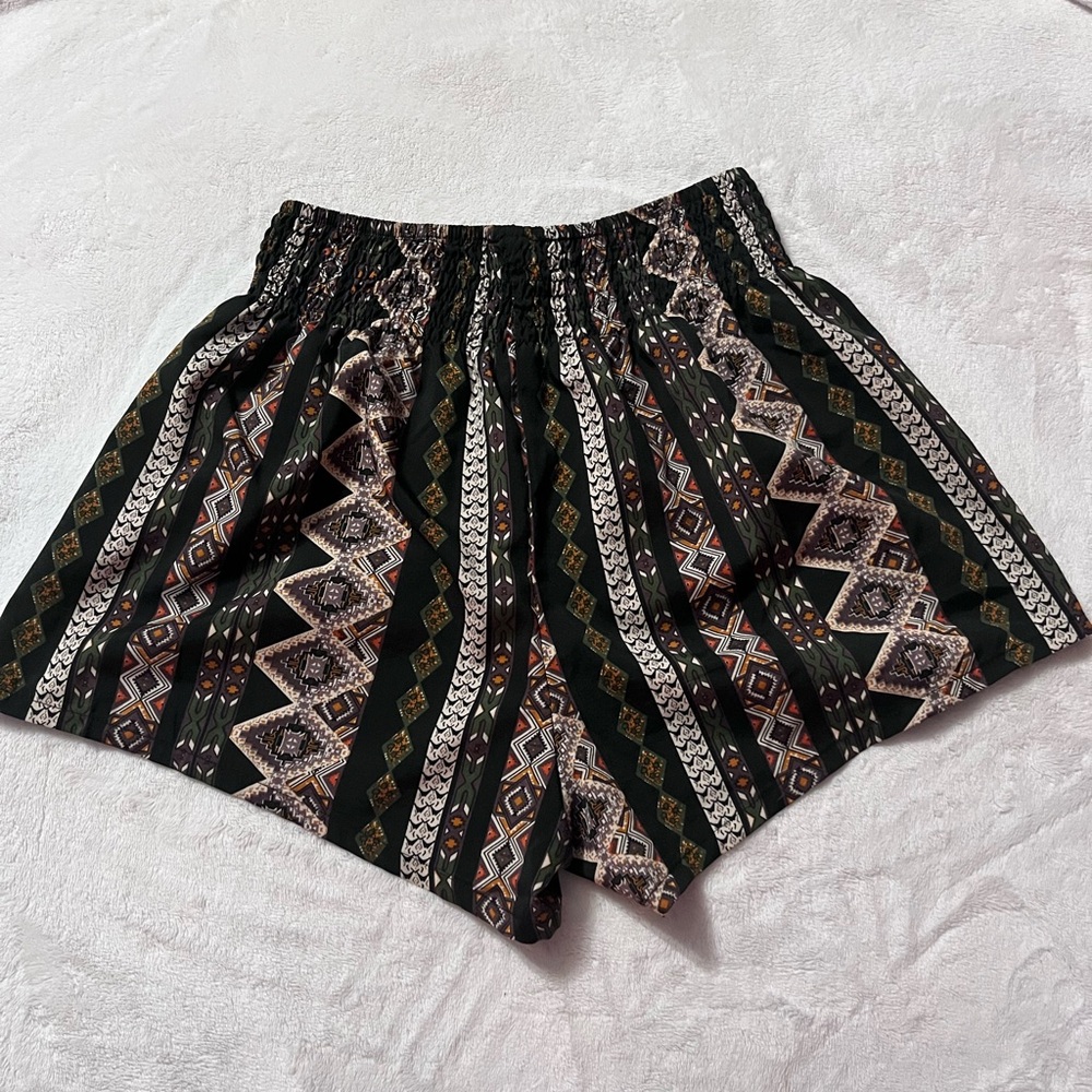 SHEIN Geometric Patterned Women's Shorts - Black and Brown